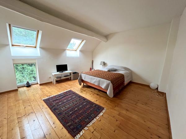 Coulommiers (77120) Authentique briarde constituée de deux habitations