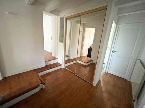 Coulommiers (77120) Authentique briarde constituée de deux habitations