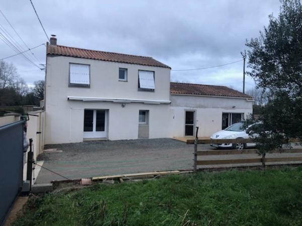 Maison à vendre 6 pièces LA BOISSIERE DES LANDES (85)