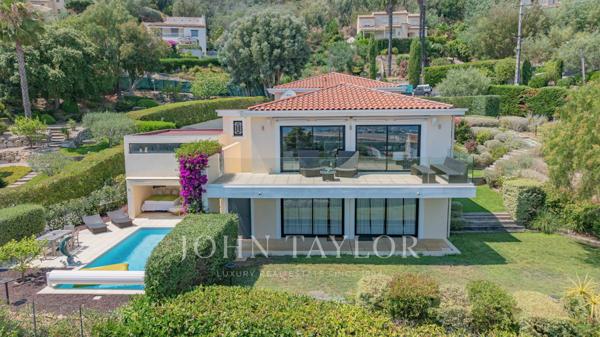 Exclusivité - Villa de prestige entièrement rénovée avec vue mer panoramique