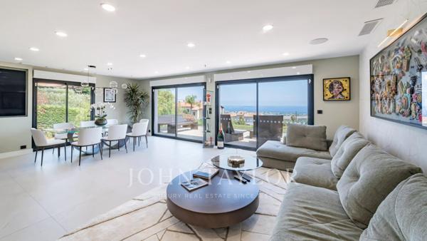 Exclusivité - Villa de prestige entièrement rénovée avec vue mer panoramique