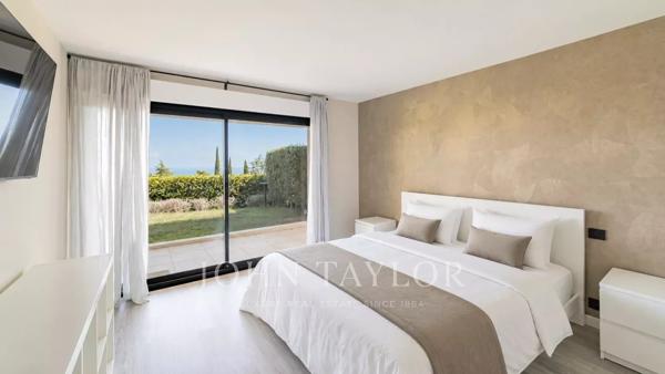 Exclusivité - Villa de prestige entièrement rénovée avec vue mer panoramique