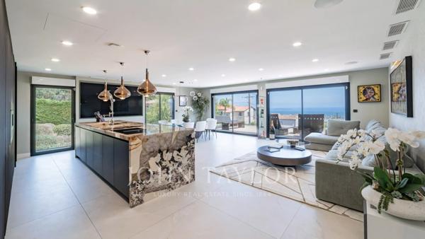 Exclusivité - Villa de prestige entièrement rénovée avec vue mer panoramique