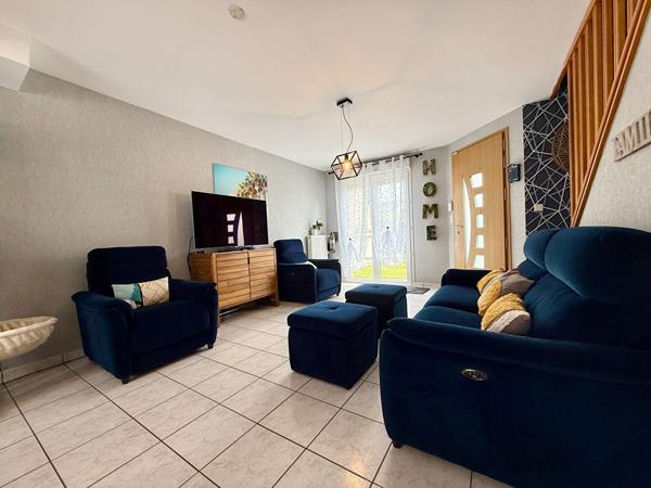 Maison contemporaine 106 m² avec vie de plain-pied au coeur de Saint-Méen-le-Grand. Aucun travaux à prévoir