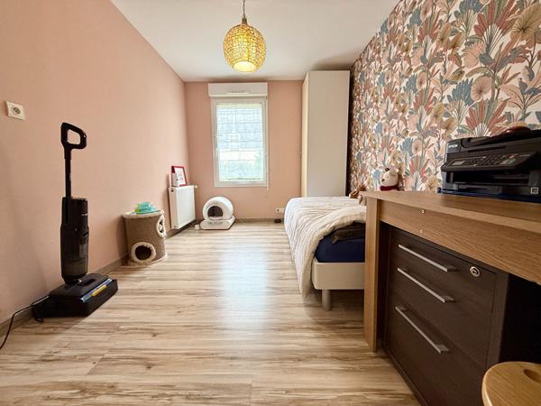 Maison contemporaine 106 m² avec vie de plain-pied au coeur de Saint-Méen-le-Grand. Aucun travaux à prévoir