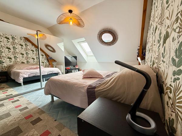 Maison contemporaine 106 m² avec vie de plain-pied au coeur de Saint-Méen-le-Grand. Aucun travaux à prévoir