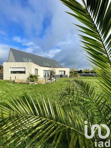 Maison 10 pièces de 213 m² à Plonéour-Lanvern (29720)