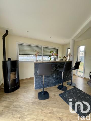 Maison 10 pièces de 213 m² à Plonéour-Lanvern (29720)