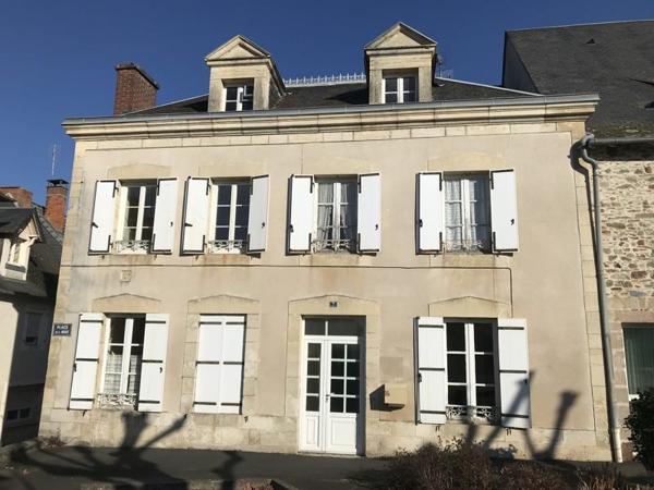 Immeuble à vendre |  Juillac |  258 m²