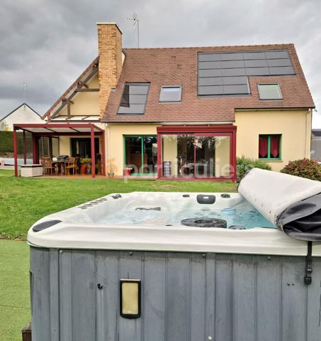 Vente
                Maison163,9 m² - 8 Pièces -
                    AVRANCHES (50300)