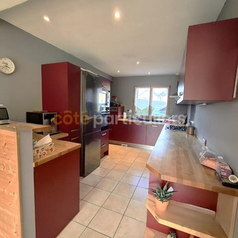 Vente
                Maison163,9 m² - 8 Pièces -
                    AVRANCHES (50300)