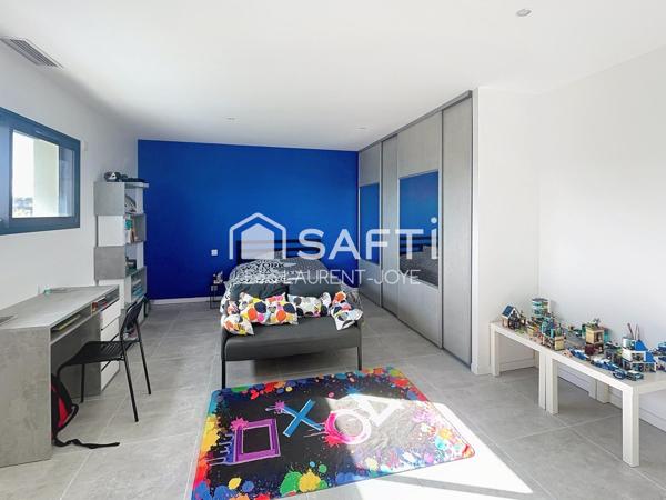 Contemporaine aux finitions soignées