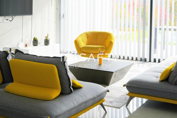 Contemporaine aux finitions soignées