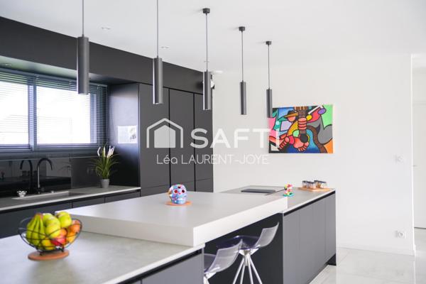 Contemporaine aux finitions soignées