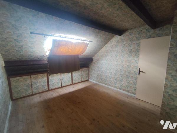 Maison individuelle sur sous-sol avec jardin