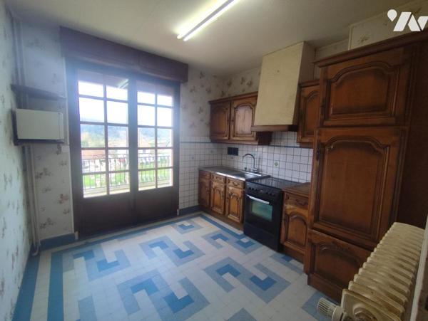 Maison individuelle sur sous-sol avec jardin