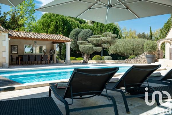 Bastide 8 pièces de 320 m² à Châteaurenard (13160)