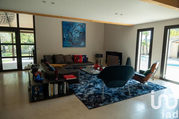 Bastide 8 pièces de 320 m² à Châteaurenard (13160)