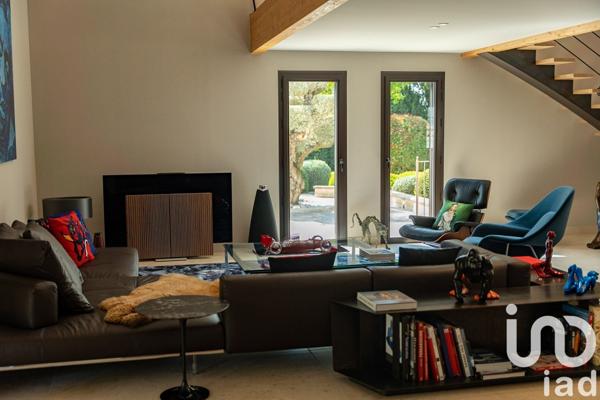 Bastide 8 pièces de 320 m² à Châteaurenard (13160)