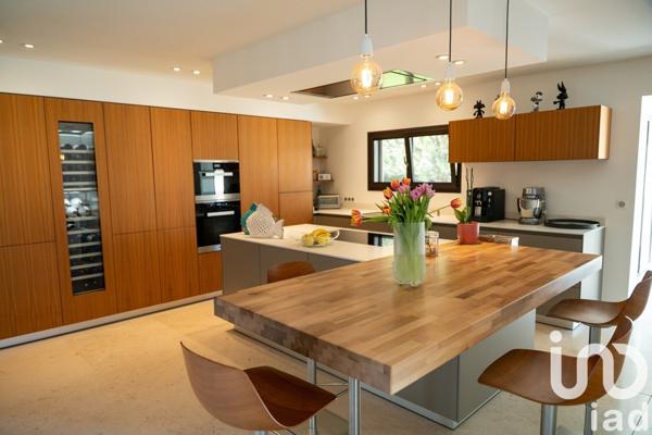 Bastide 8 pièces de 320 m² à Châteaurenard (13160)