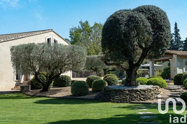 Bastide 8 pièces de 320 m² à Châteaurenard (13160)