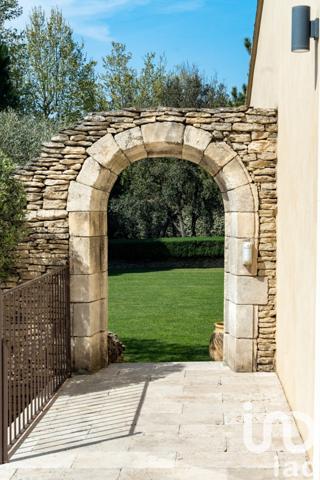 Bastide 8 pièces de 320 m² à Châteaurenard (13160)