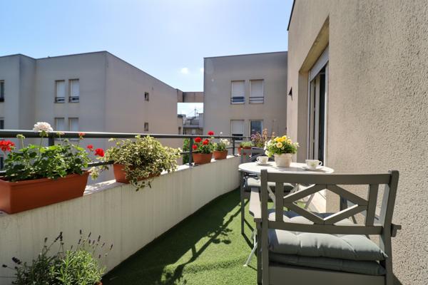 Appartement 3 pièces lumineux au dernier étage à Saint Denis - Porte de Paris - Stade de France