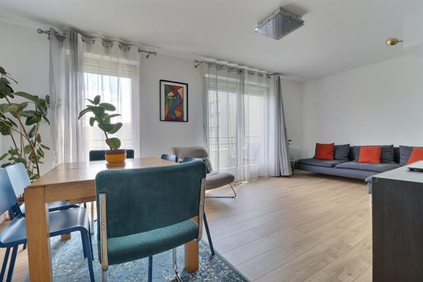 Appartement 3 pièces lumineux au dernier étage à Saint Denis - Porte de Paris - Stade de France