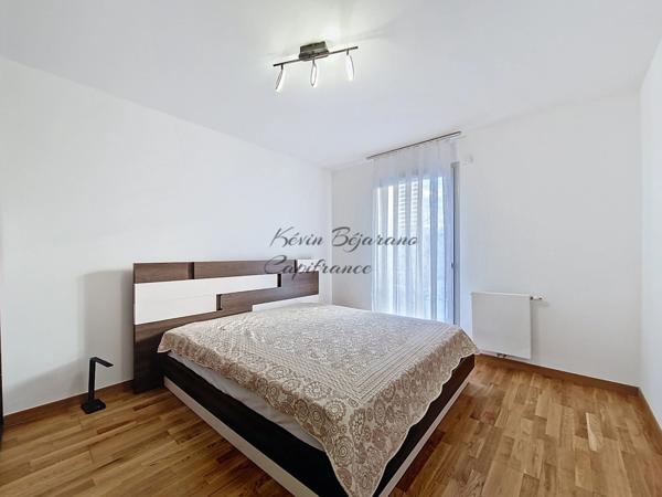 Appartement à louer 3 pièces SAINT GENIS POUILLY (01)