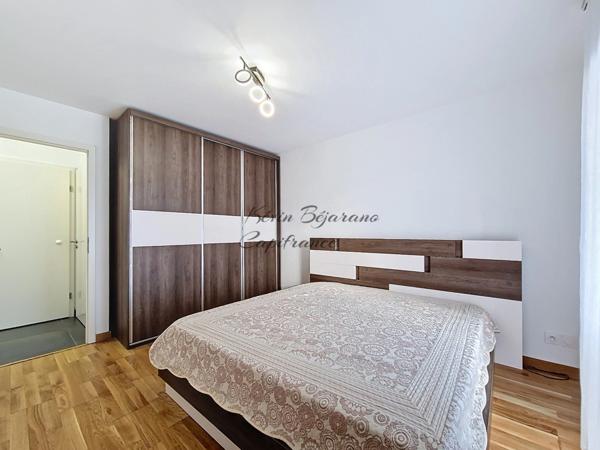 Appartement à louer 3 pièces SAINT GENIS POUILLY (01)