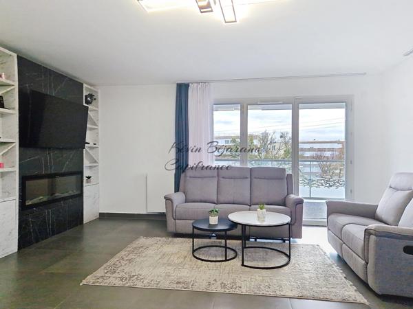 Appartement à louer 3 pièces SAINT GENIS POUILLY (01)