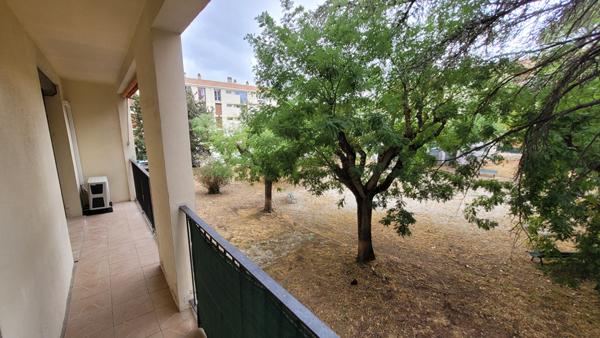 SALON DE PROVENCE - Location T4 avec balcon et parking