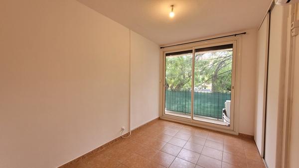 SALON DE PROVENCE - Location T4 avec balcon et parking