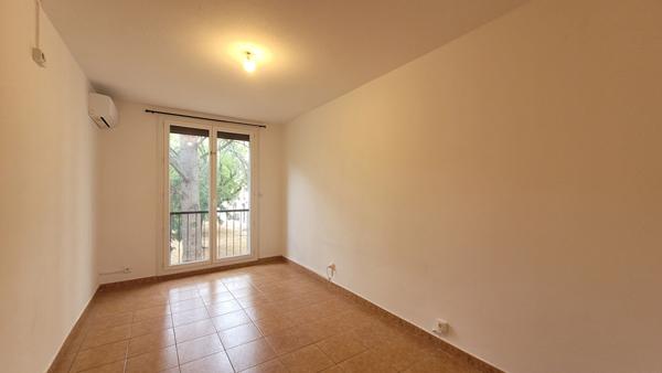 SALON DE PROVENCE - Location T4 avec balcon et parking