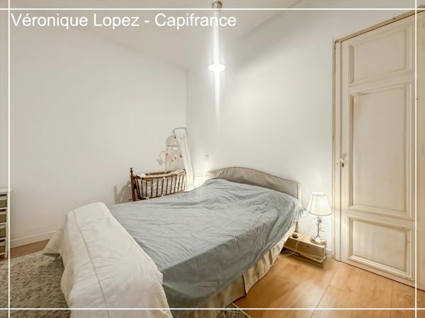 VILLENEUVE SUR LOT, hyper centre, bel appartement T4 avec balcon filant