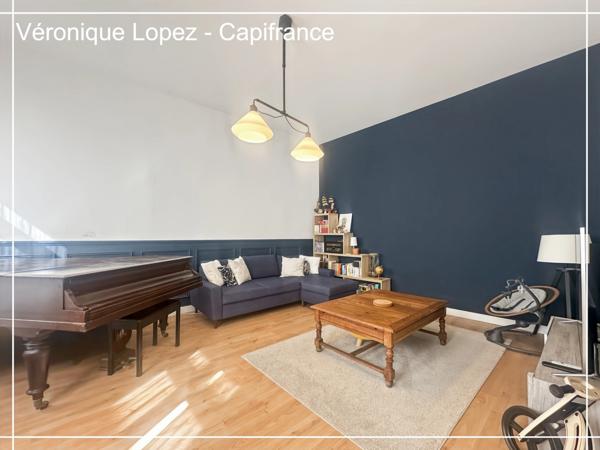 VILLENEUVE SUR LOT, hyper centre, bel appartement T4 avec balcon filant