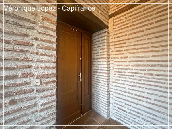 VILLENEUVE SUR LOT, hyper centre, bel appartement T4 avec balcon filant