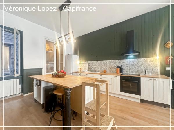 VILLENEUVE SUR LOT, hyper centre, bel appartement T4 avec balcon filant