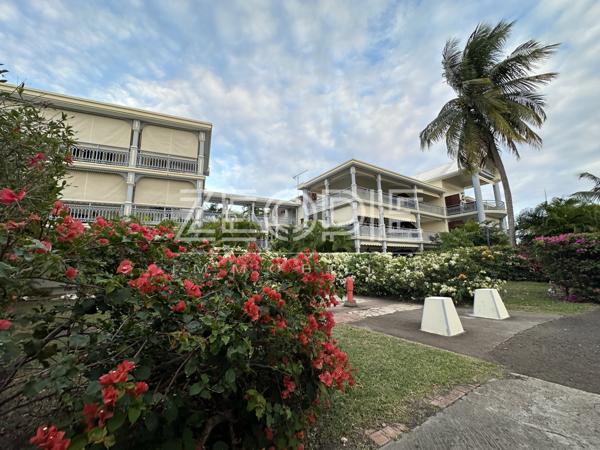 Saint-François (97118) Exclusivité ZEOPIE Immobilier : T2 de 58m² + terrasse de 14m² et place de parking privative dans résidence de