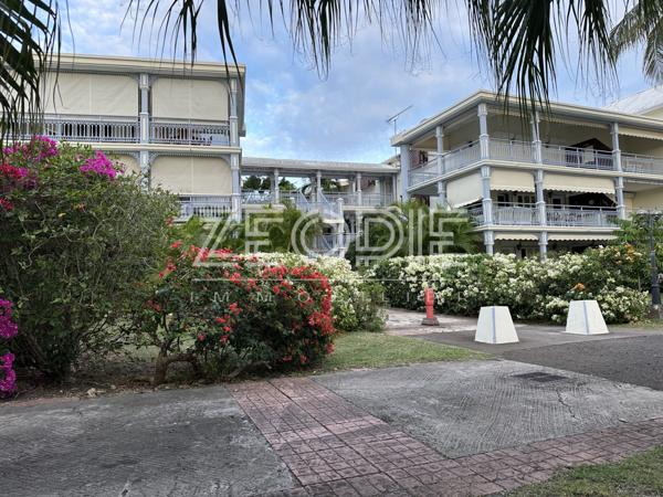 Saint-François (97118) Exclusivité ZEOPIE Immobilier : T2 de 58m² + terrasse de 14m² et place de parking privative dans résidence de