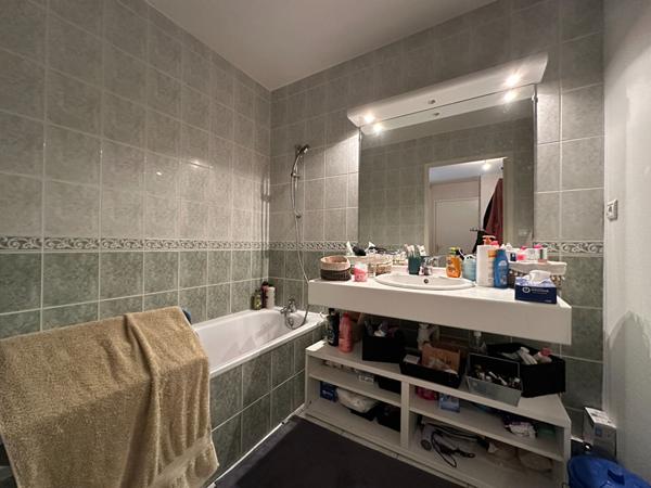 Appartement à vendre à Vannes T2 avec terrasse, parking et garage en sous-sol !