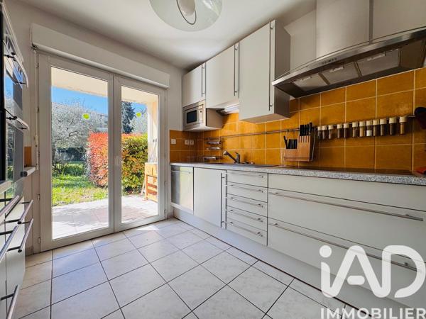 Appartement à vendre 3 pièces 81,69 m² Villeneuve-lès-Avignon