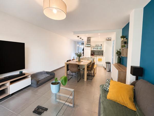 Fontaines-sur-Saône (69270) F3 de 72m2 avec 70m2 de jardin privatif / Terrasse de 15m2