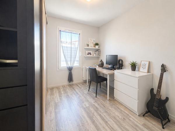 Fontaines-sur-Saône (69270) F3 de 72m2 avec 70m2 de jardin privatif / Terrasse de 15m2