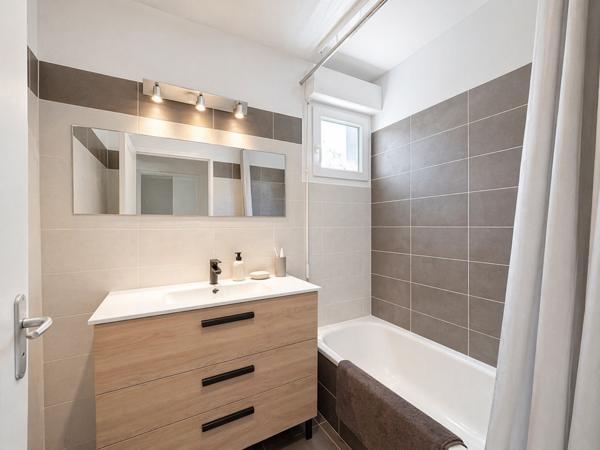 Fontaines-sur-Saône (69270) F3 de 72m2 avec 70m2 de jardin privatif / Terrasse de 15m2