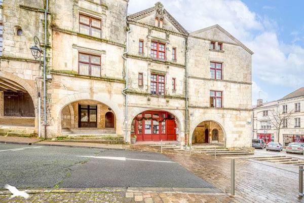 Immeuble à vendre |  Fontenay-le-Comte |  250 m²