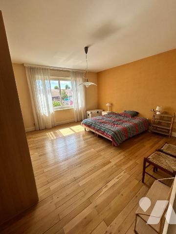 Maison de charme individuelle de 240m² habitables sur un terrain plat, clos et arboré de 1908m² e