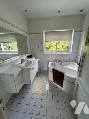 Maison de charme individuelle de 240m² habitables sur un terrain plat, clos et arboré de 1908m² e