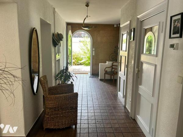 Maison de charme individuelle de 240m² habitables sur un terrain plat, clos et arboré de 1908m² e