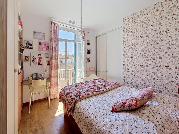 Appartement F4 proche Cours Napoléon entièrement refait et vue mer